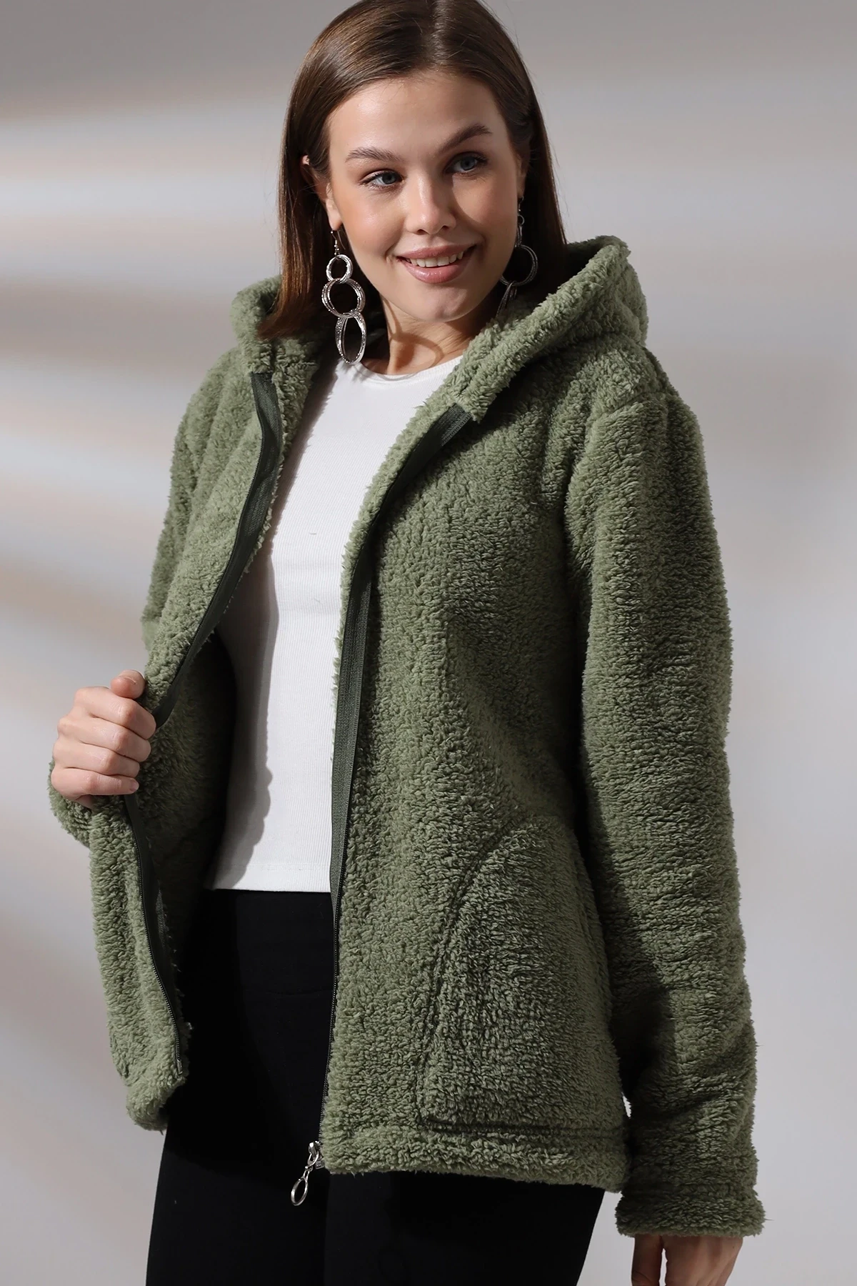 Kadın Haki Welsoft esnek kumaş Peluş Yumoş Önü Fermuarlı Kapüşonlu Ceket HZL23W-DSB110081