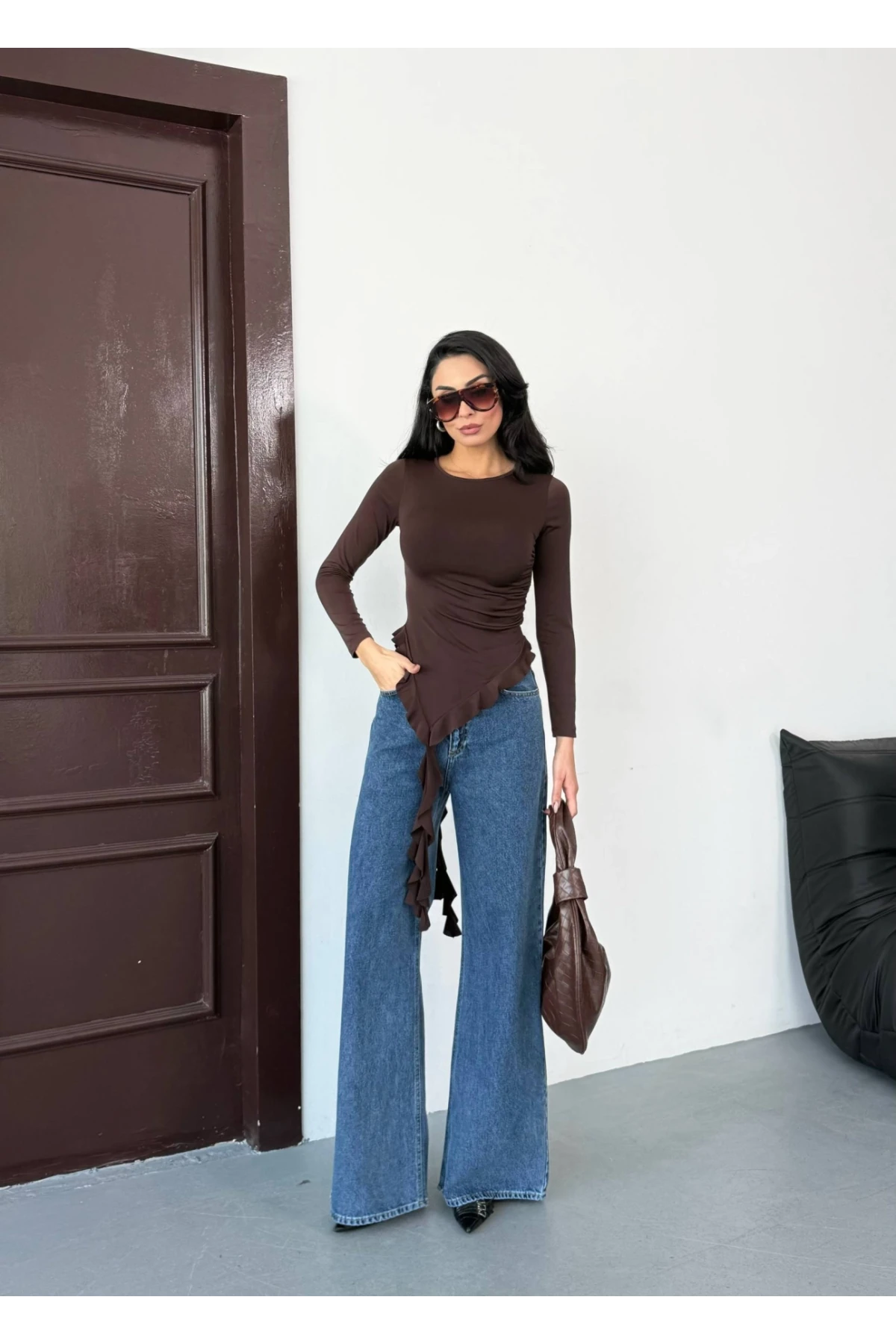 Kadın Kahve Fırfır Detaylı Uzun Kol Asimetrik Bluz HZL25W-FRY123621