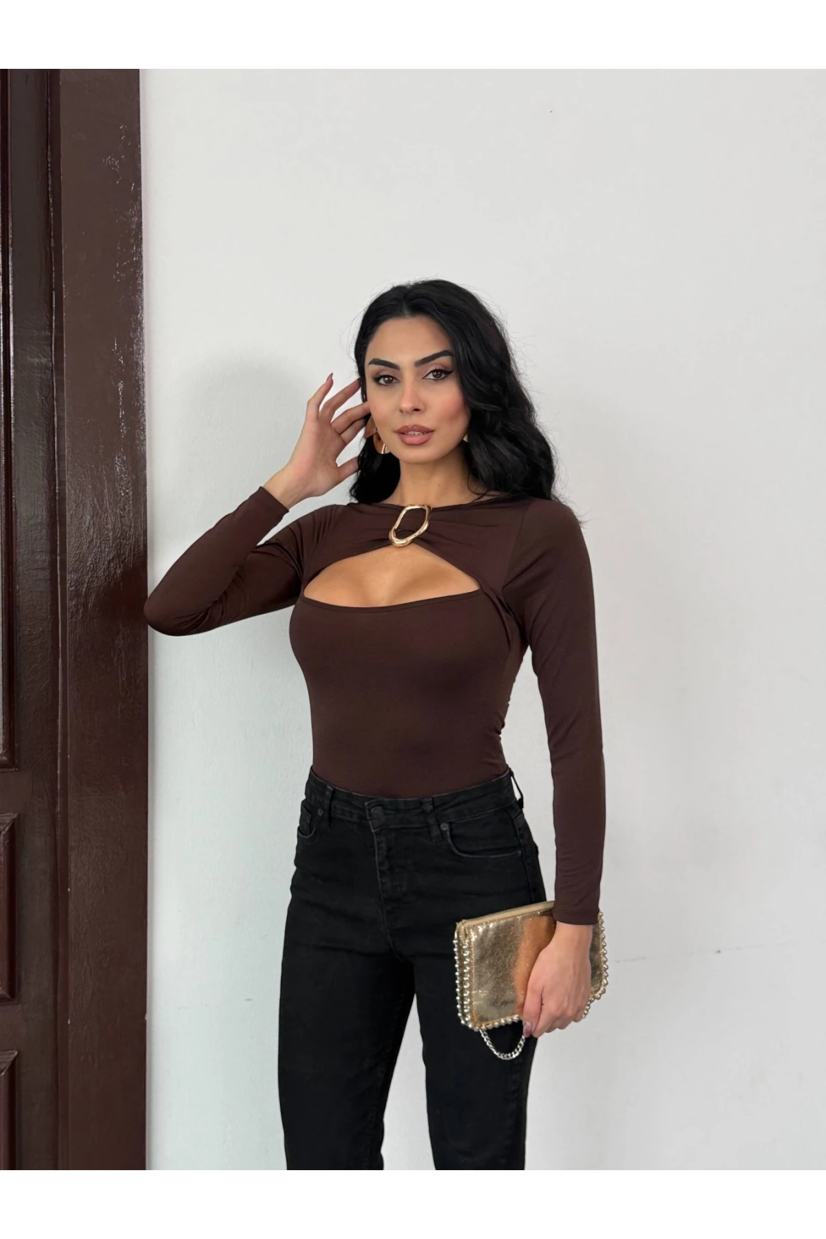 Kadın Kahverengi Uzun Kollu Göğüs Dekolteli Tokalı Bluz HZL25W-FRY123501