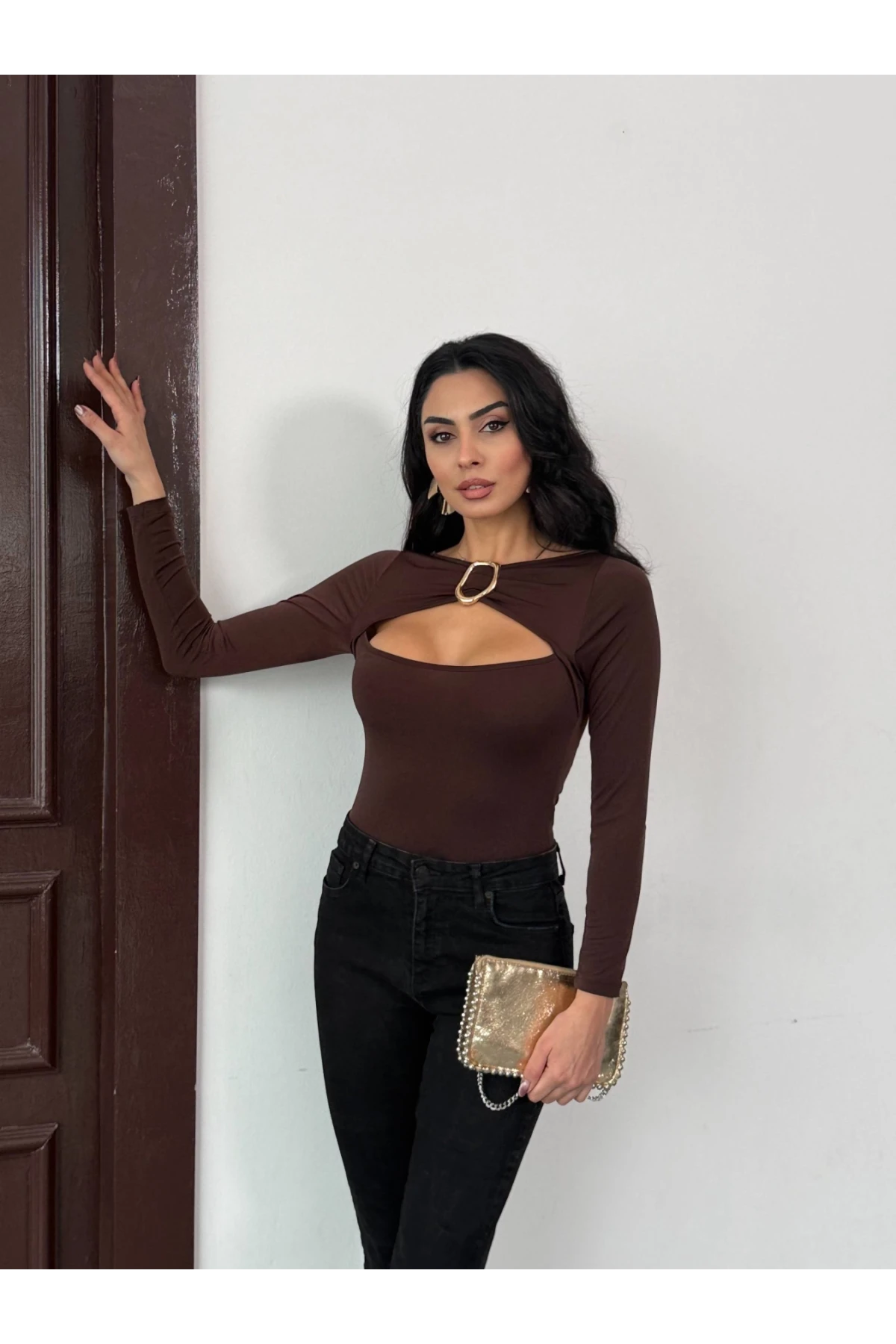 Kadın Kahverengi Uzun Kollu Göğüs Dekolteli Tokalı Bluz HZL25W-FRY123501