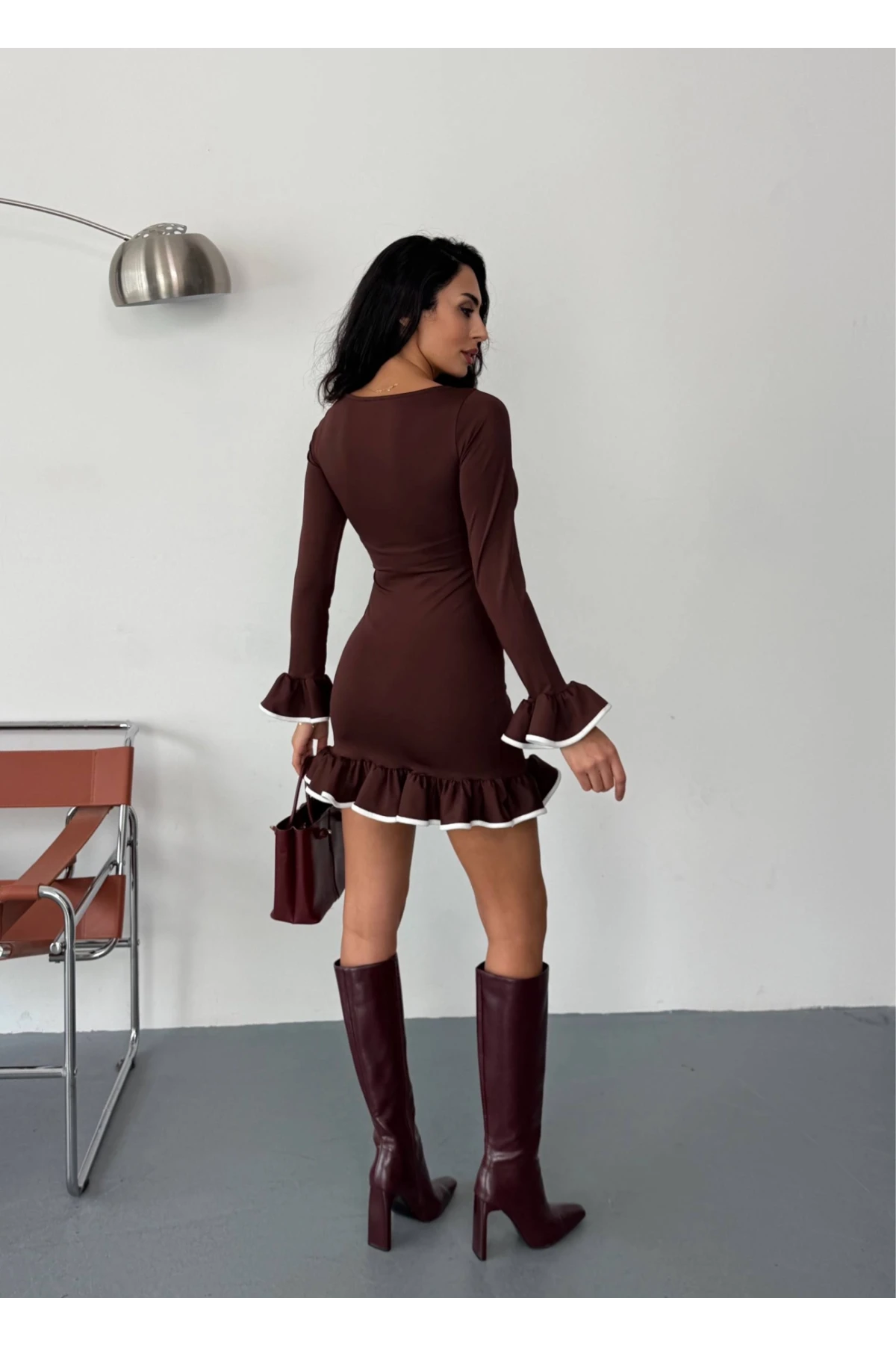 Kadın Kahverengi Uzun Kollu Volanlı ve Biyeli Dalgıç Kumaş Mini Elbise HZL25W-FRY123401