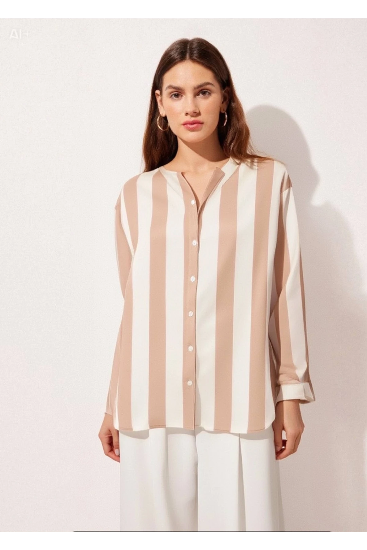 Kadın Bej Krem Çizgili Saten Gömlek HZL23S-BD1201731