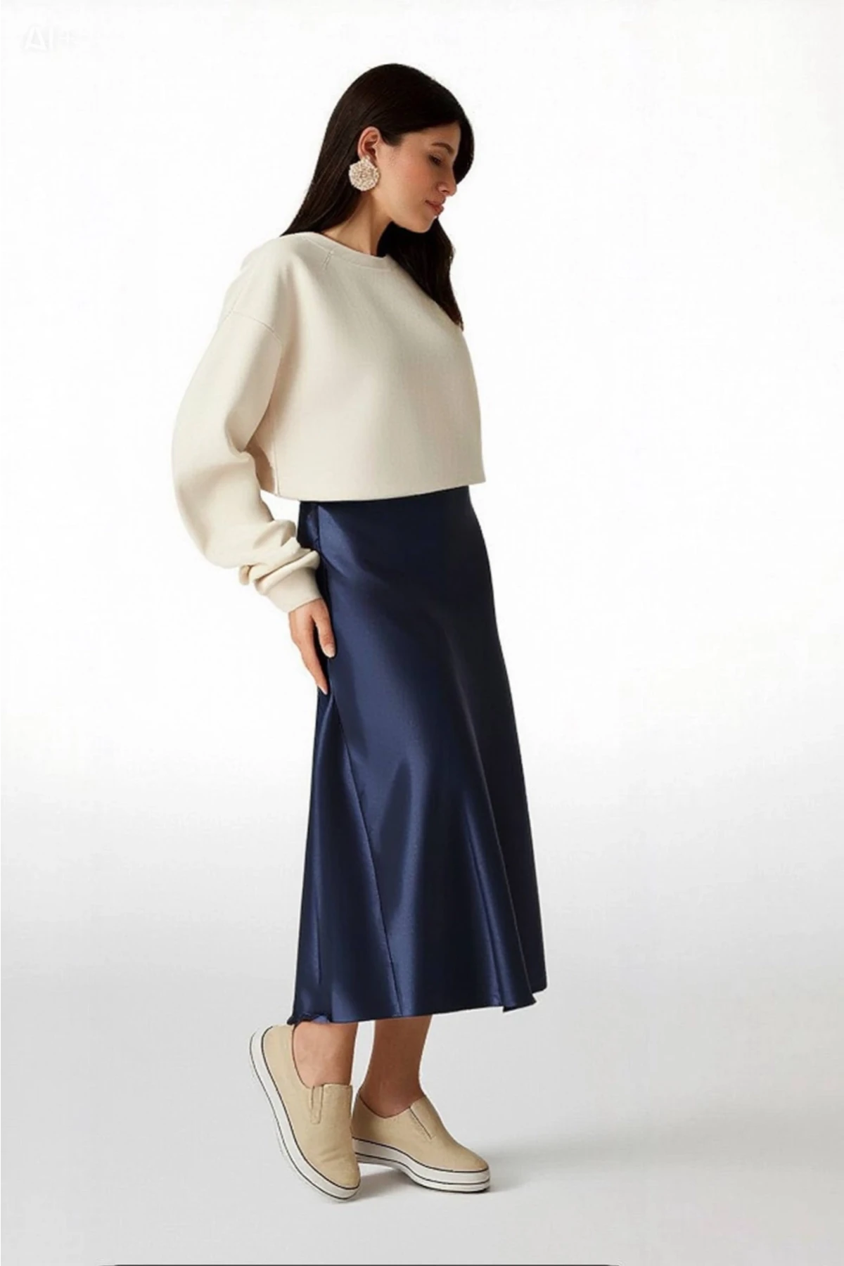 Kadın Lacivert Saten Yüzeyli Beli Lastikli Midi Boy Etek Hzl23s-bd1101471