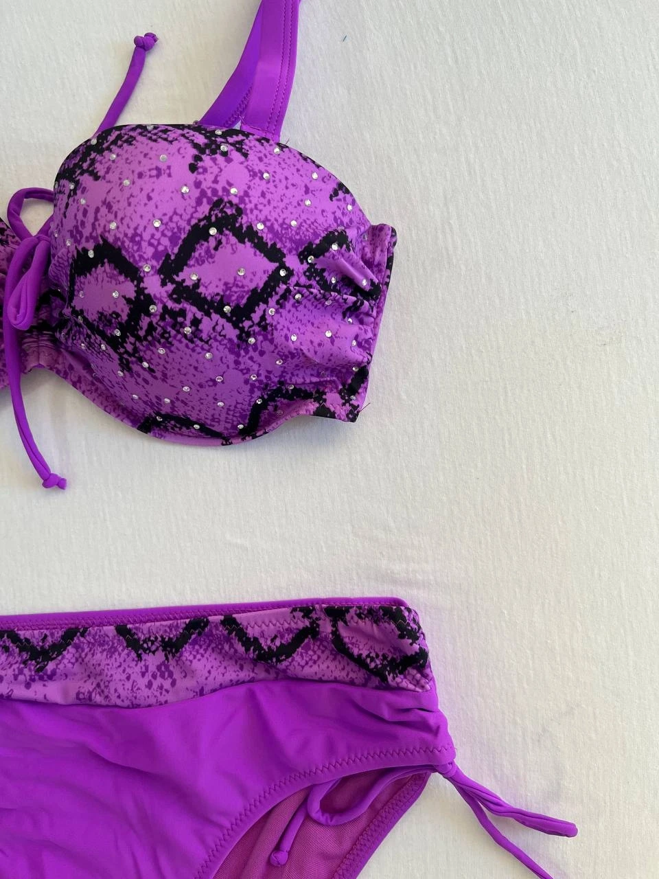 Kadın Lila Siyah Desenli Taş İşlemeli Toparlayıcı Bikini Takım HZL25S-LC3333