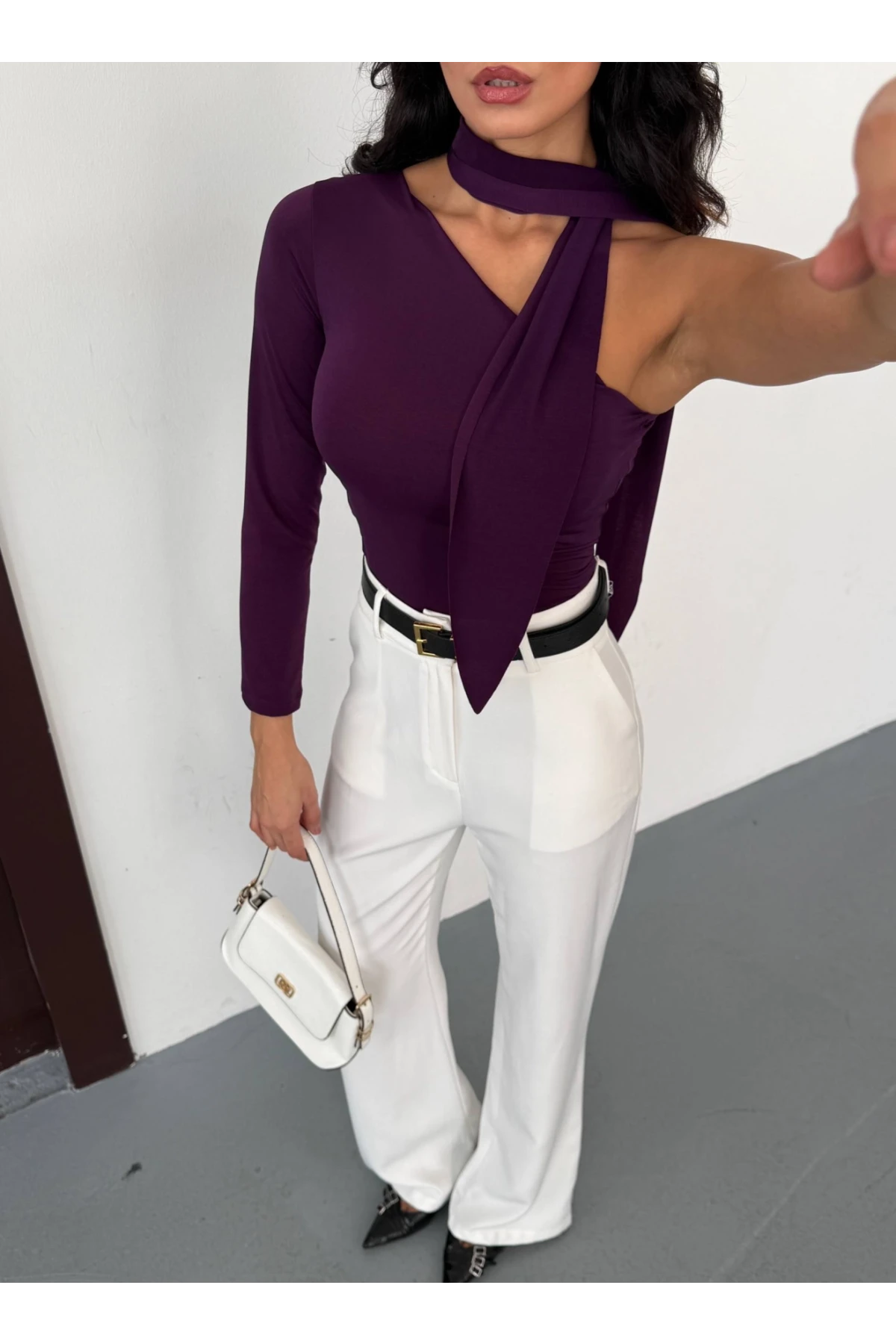 Kadın Mor Fularlı Sandy Kumaş Asimetrik Kesim Bluz HZL25S-FRY123371