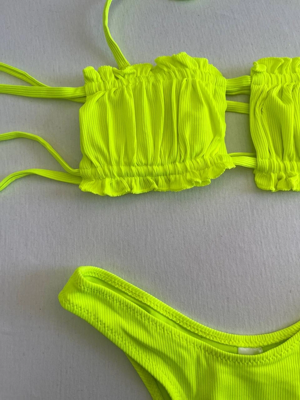 Kadın Neon Yeşil İp Bağlamalı Büzgülü Straplez Bikini Takım HZL25S-LC2226