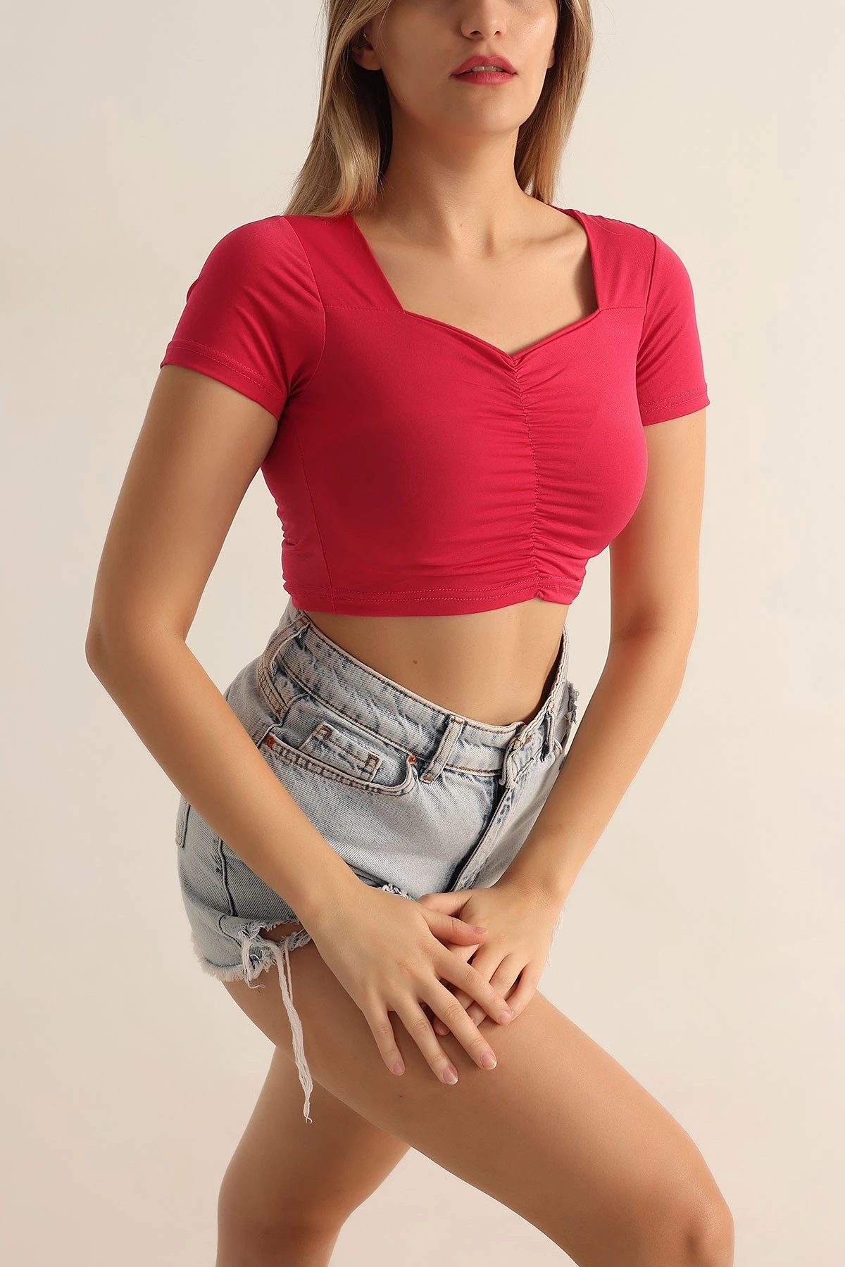 Kadın Pembe Kare Yaka Ön Büzgülü Crop Bluz HZL23S-SND120151