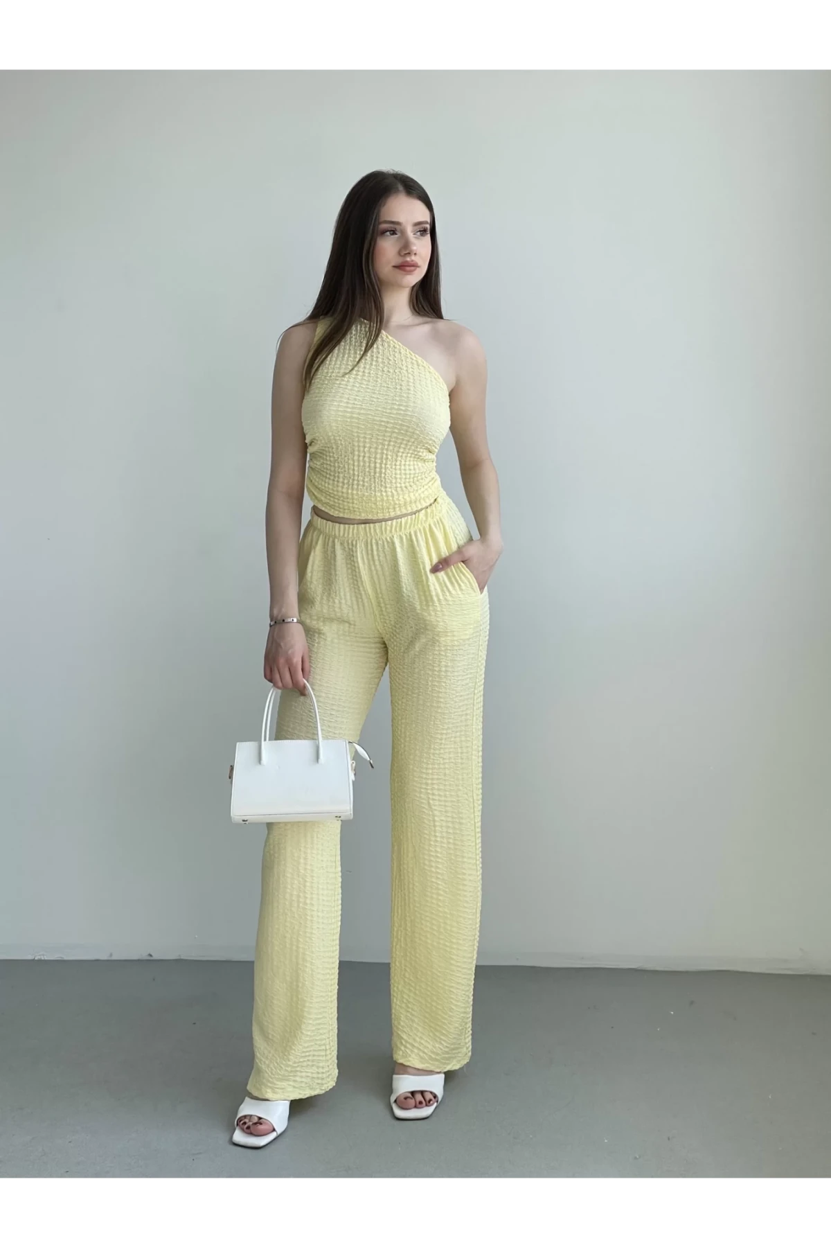 Kadın Sarı Gofre Kumaş Tek Omuz Bluz HZL25S-ZK13271