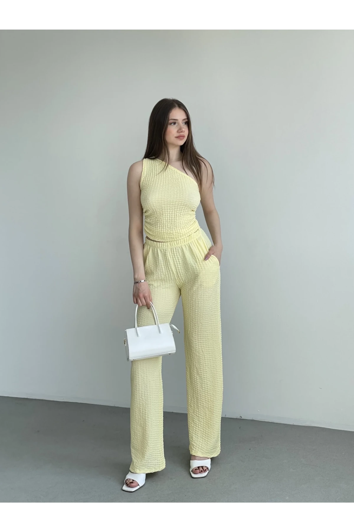 Kadın Sarı Gofre Kumaş Tek Omuz Bluz HZL25S-ZK13271