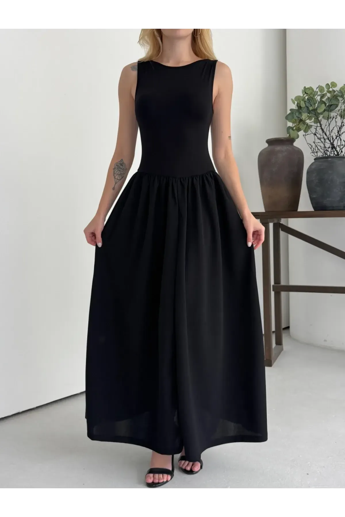 Kadın Siyah Bisiklet Yaka Üstü Esnek Viskon Alt Geniş Poplin Dokuma Kolsuz Elbise HZL26W-DSB1221