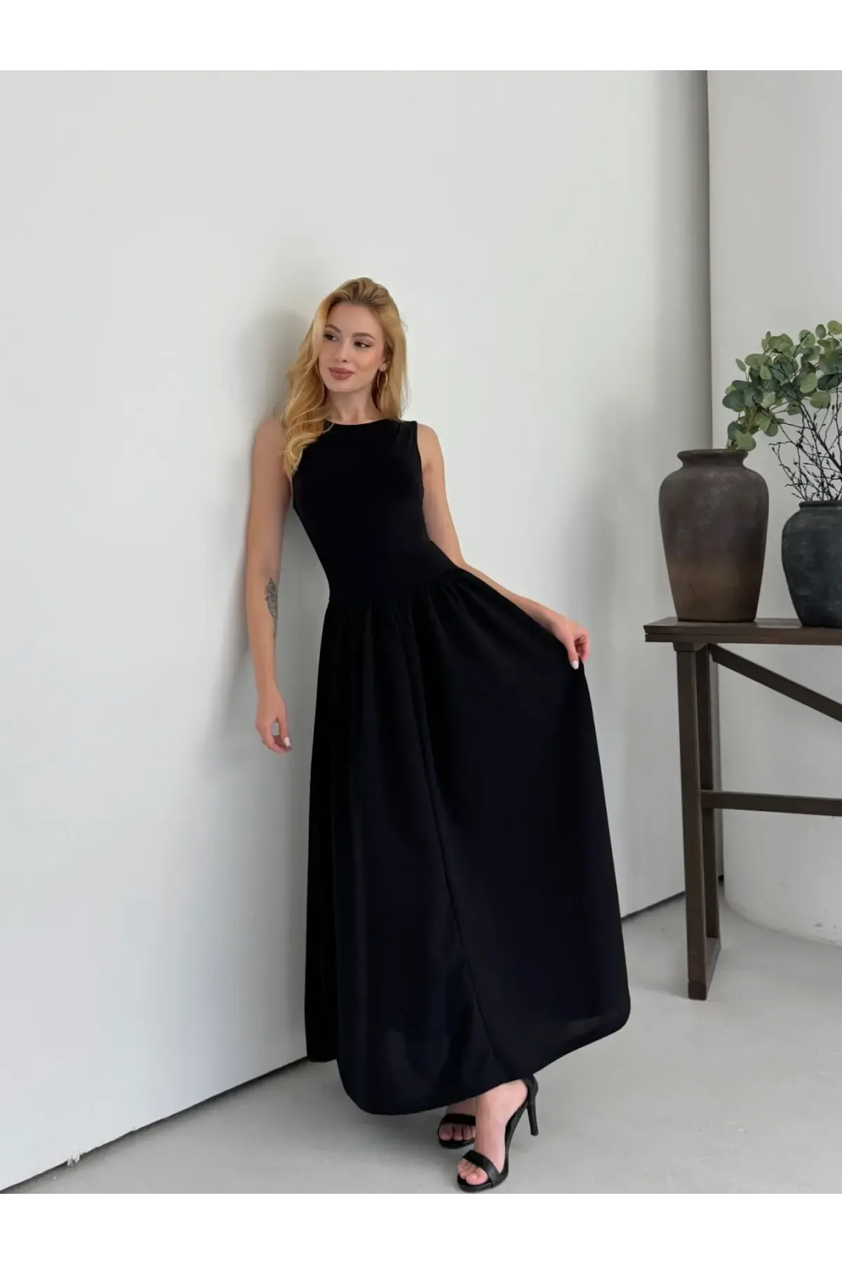 Kadın Siyah Bisiklet Yaka Üstü Esnek Viskon Alt Geniş Poplin Dokuma Kolsuz Elbise HZL26W-DSB1221