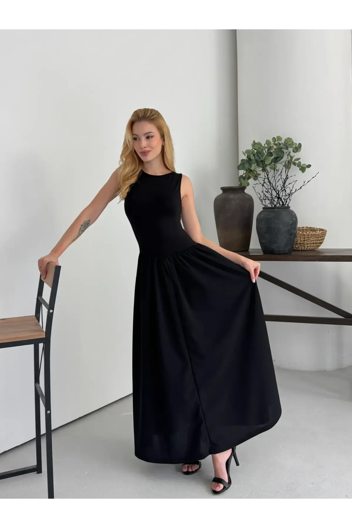 Kadın Siyah Bisiklet Yaka Üstü Esnek Viskon Alt Geniş Poplin Dokuma Kolsuz Elbise HZL26W-DSB1221