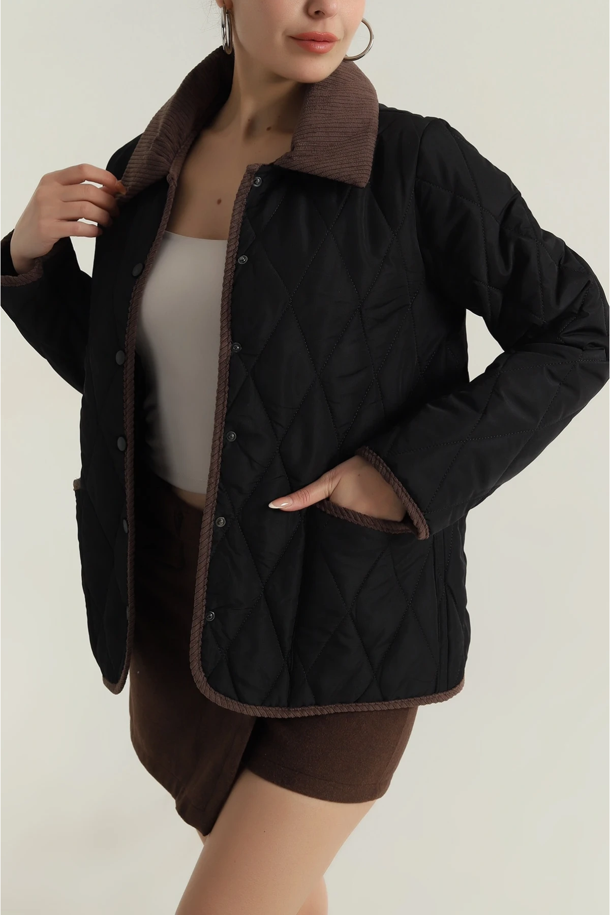 Kadın Siyah Çıt Çıt Kapamalı Kadife Detaylı Kapitone Mont HZL25W-BD152261