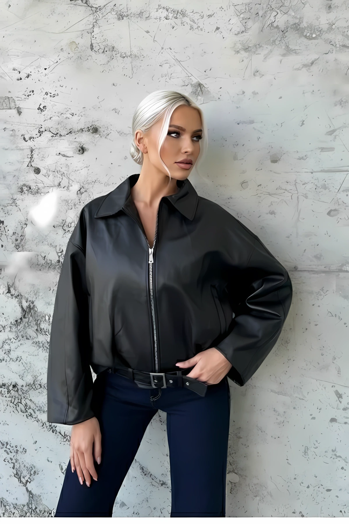 Kadın Siyah Fermuar Kapamalı Oversize Suni Deri Ceket HZL25W-BD110561