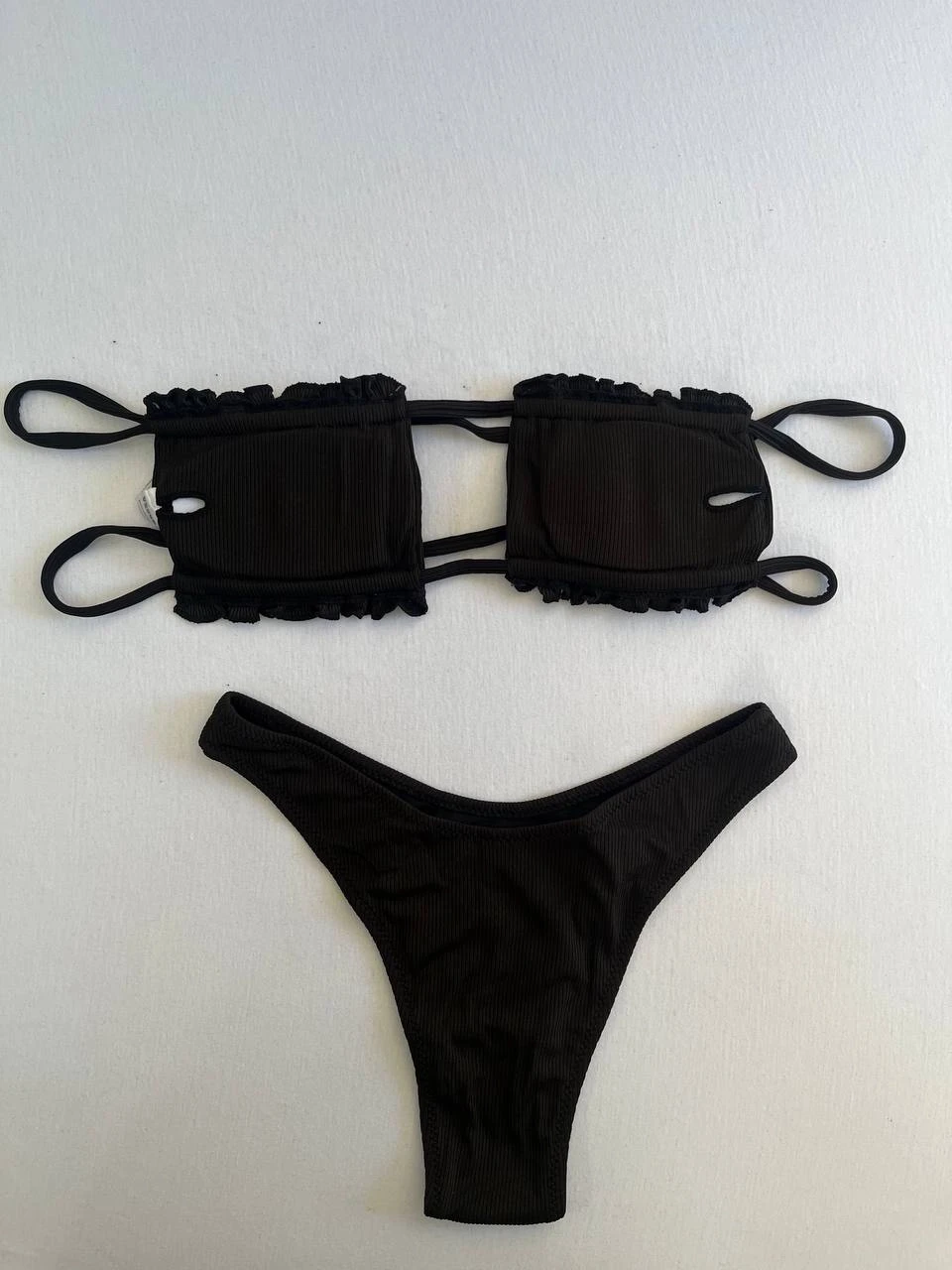 Kadın Siyah İp Bağlamalı Büzgülü Straplez Bikini Takım HZL25S-LC2226