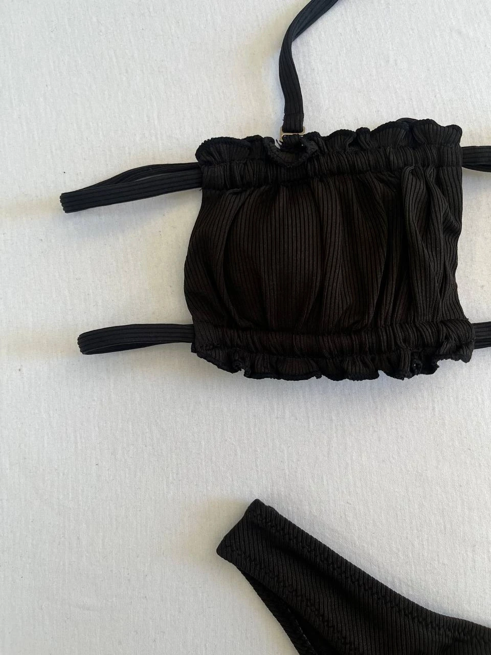 Kadın Siyah İp Bağlamalı Büzgülü Straplez Bikini Takım HZL25S-LC2226