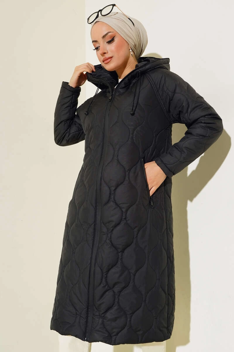 Kadın Siyah Kapüşonlu Kapitone Uzun Şişme Tesettür Mont HZL25W-BD151771