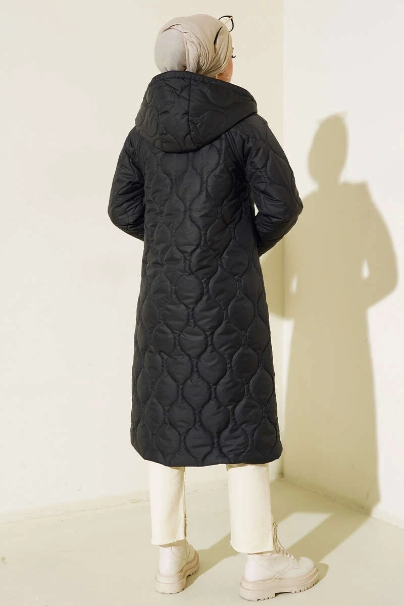 Kadın Siyah Kapüşonlu Kapitone Uzun Şişme Tesettür Mont HZL25W-BD151771