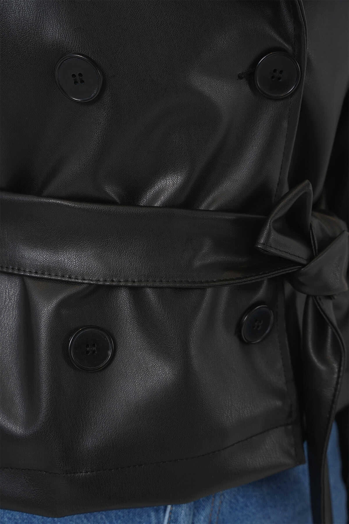 Kadın Siyah Kemerli Astarlı Suni Deri Ceket HZL25W-BD110461