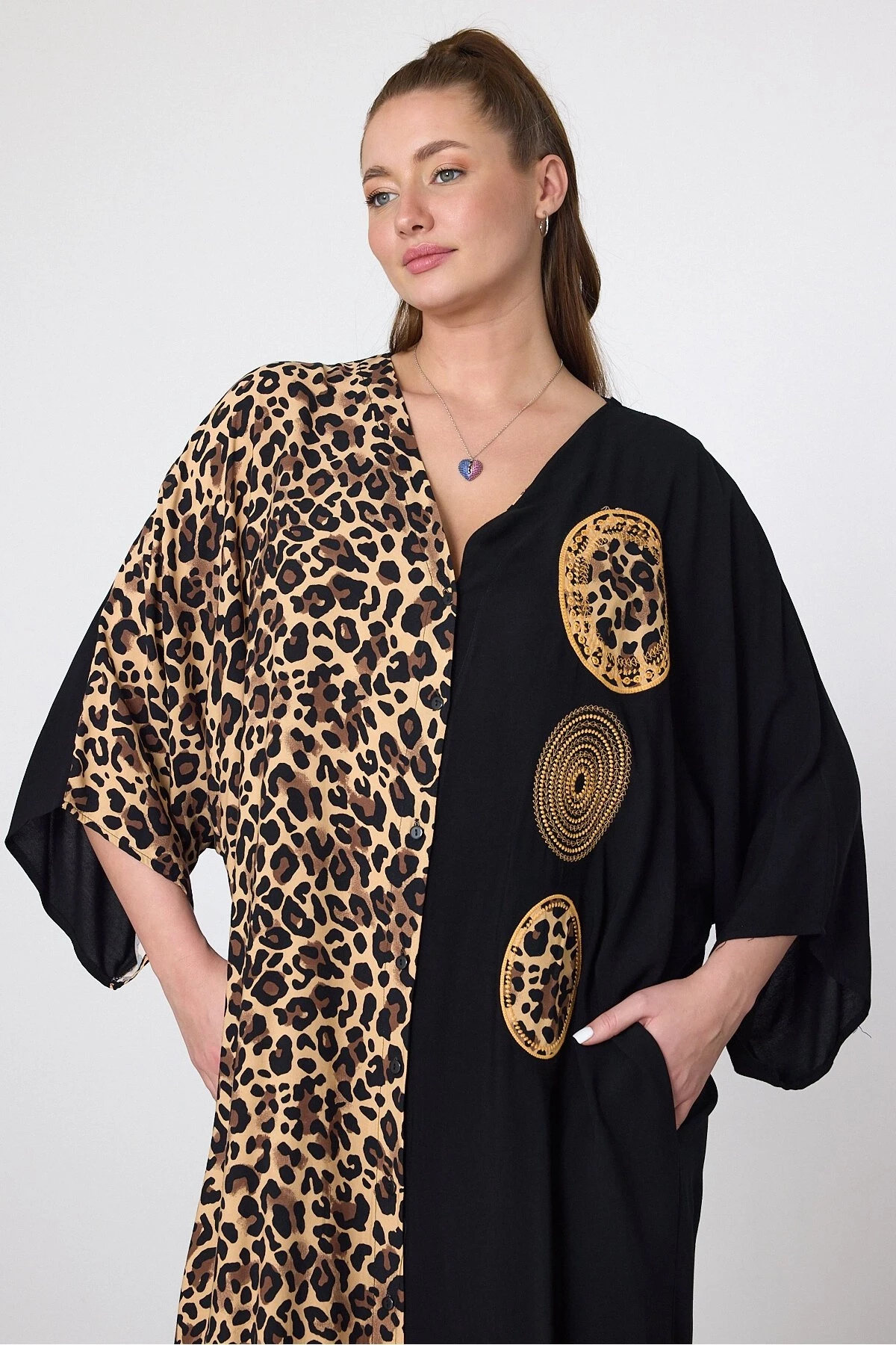 Kadın Siyah Leopar Nakış Detay Büyük Beden Gömlek Elbise HZL25S-VM110881