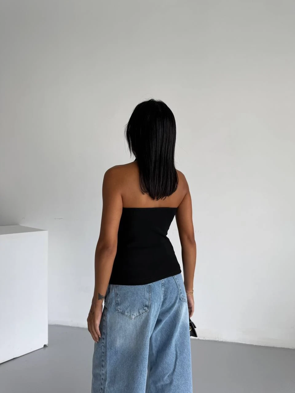 Kadın Siyah Ottoman Kumaş Halter Yaka Toka Detay Bluz HZL26W-FRY123321