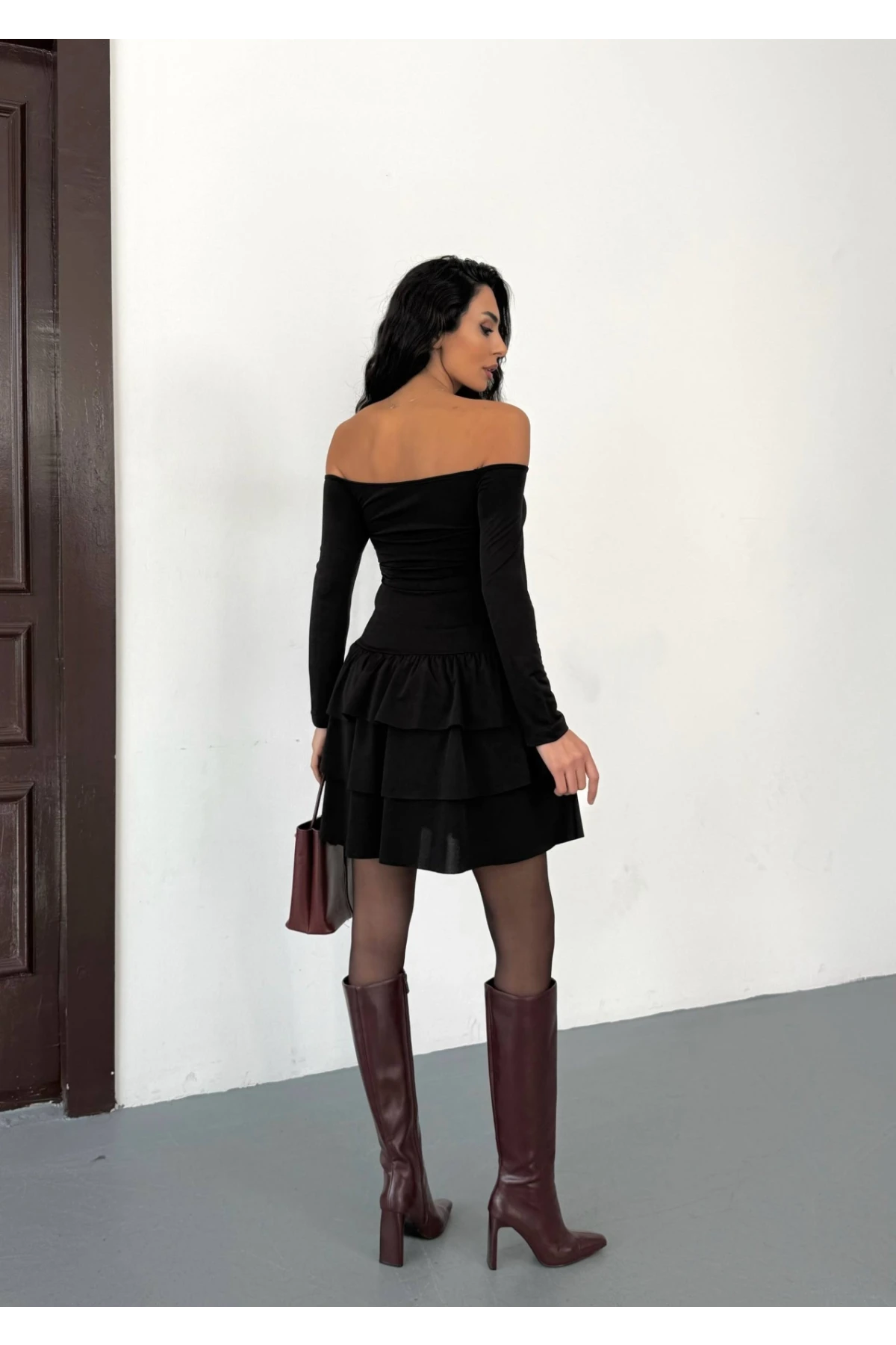 Kadın Siyah Straplez Yaka Kat Kat Etek Detaylı Mini Elbise HZL25W-FRY123581