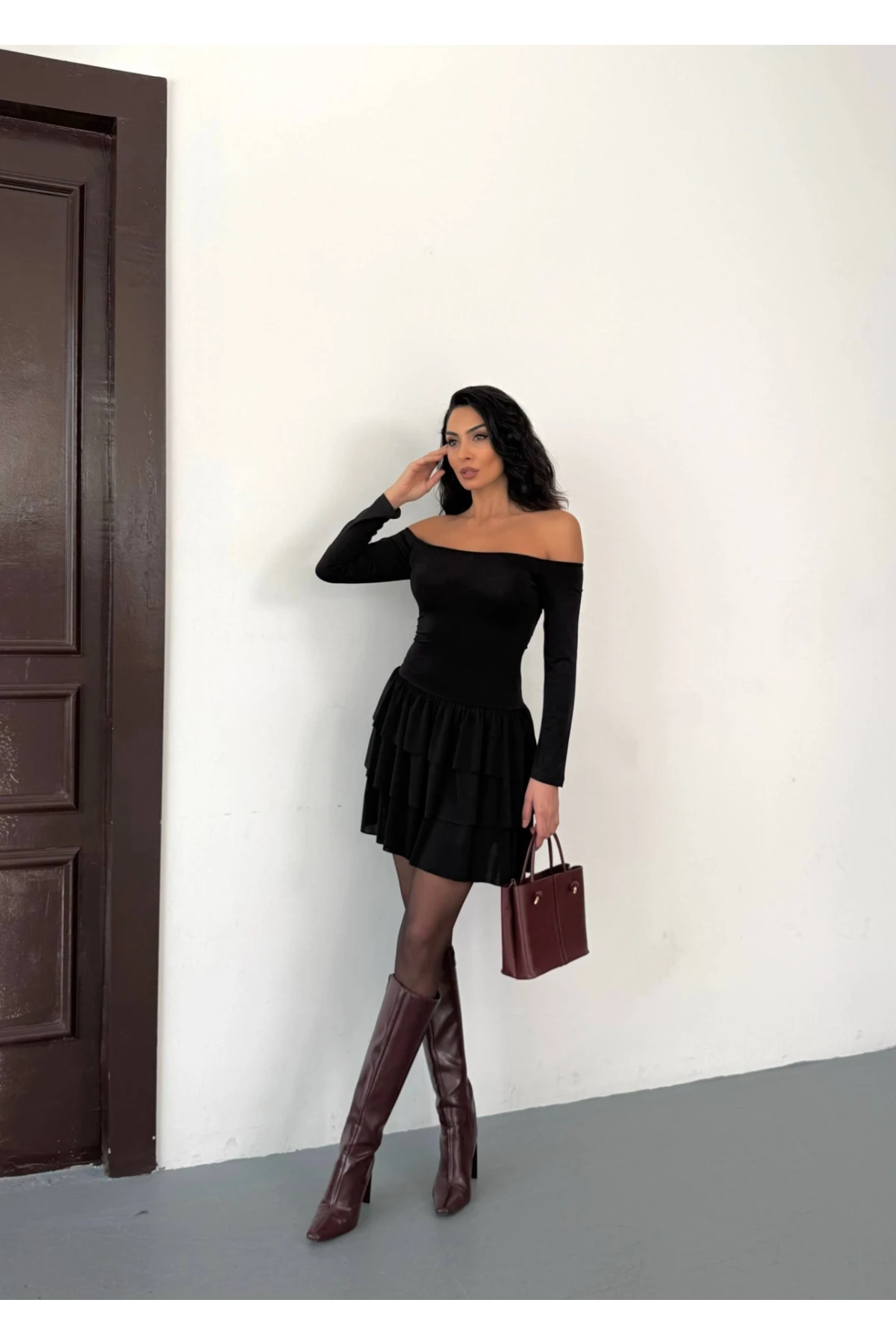 Kadın Siyah Straplez Yaka Kat Kat Etek Detaylı Mini Elbise HZL25W-FRY123581