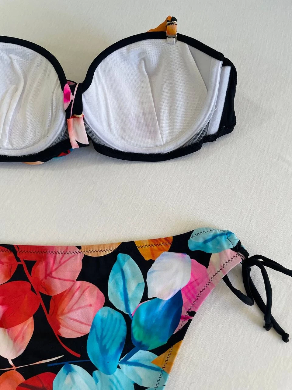 Kadın Siyah Taş İşlemeli Astarlı Bikini Takım HZL25S-LC207