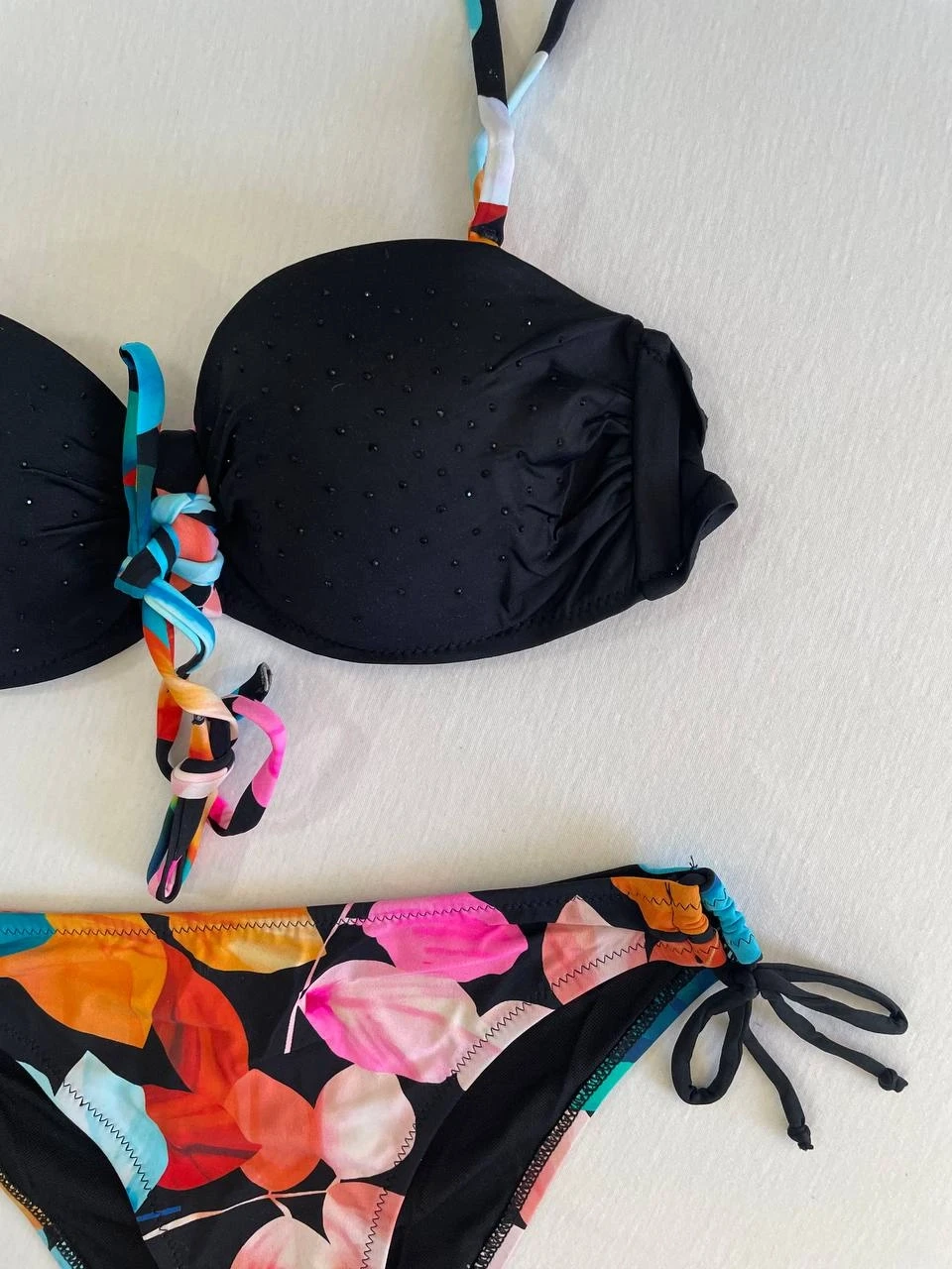 Kadın Siyah Taş İşlemeli Astarlı Bikini Takım HZL25S-LC207