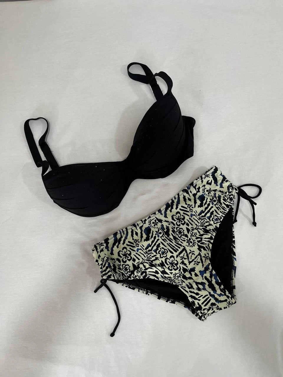 Kadın Siyah Taş İşlemeli Bej Desenli Astarlı Büyük Beden Bikini Takımı HZL25S-LC3351