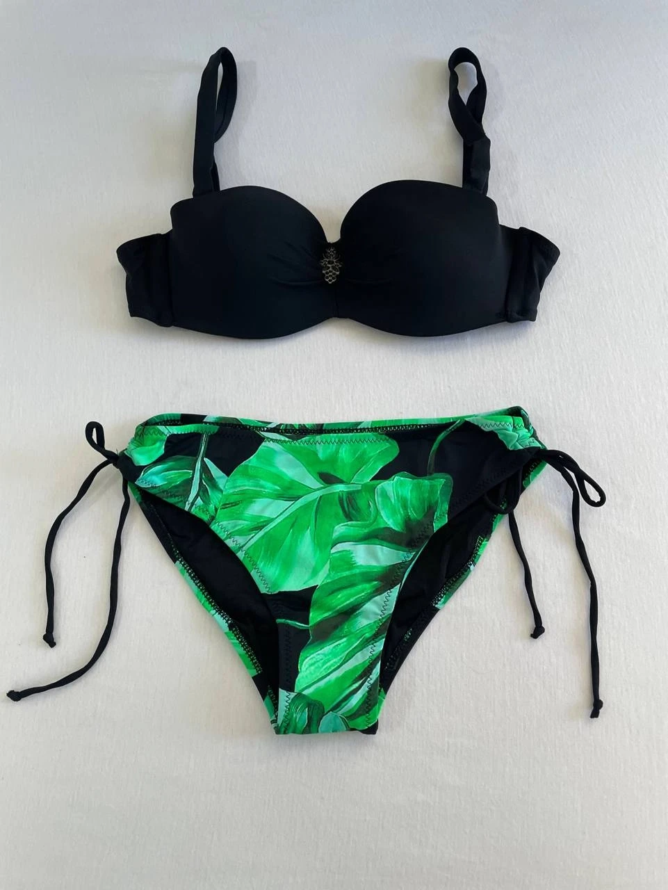 Kadın Siyah Toka Detaylı Yeşil Desen Bikini Takım HZL25S-LC3352