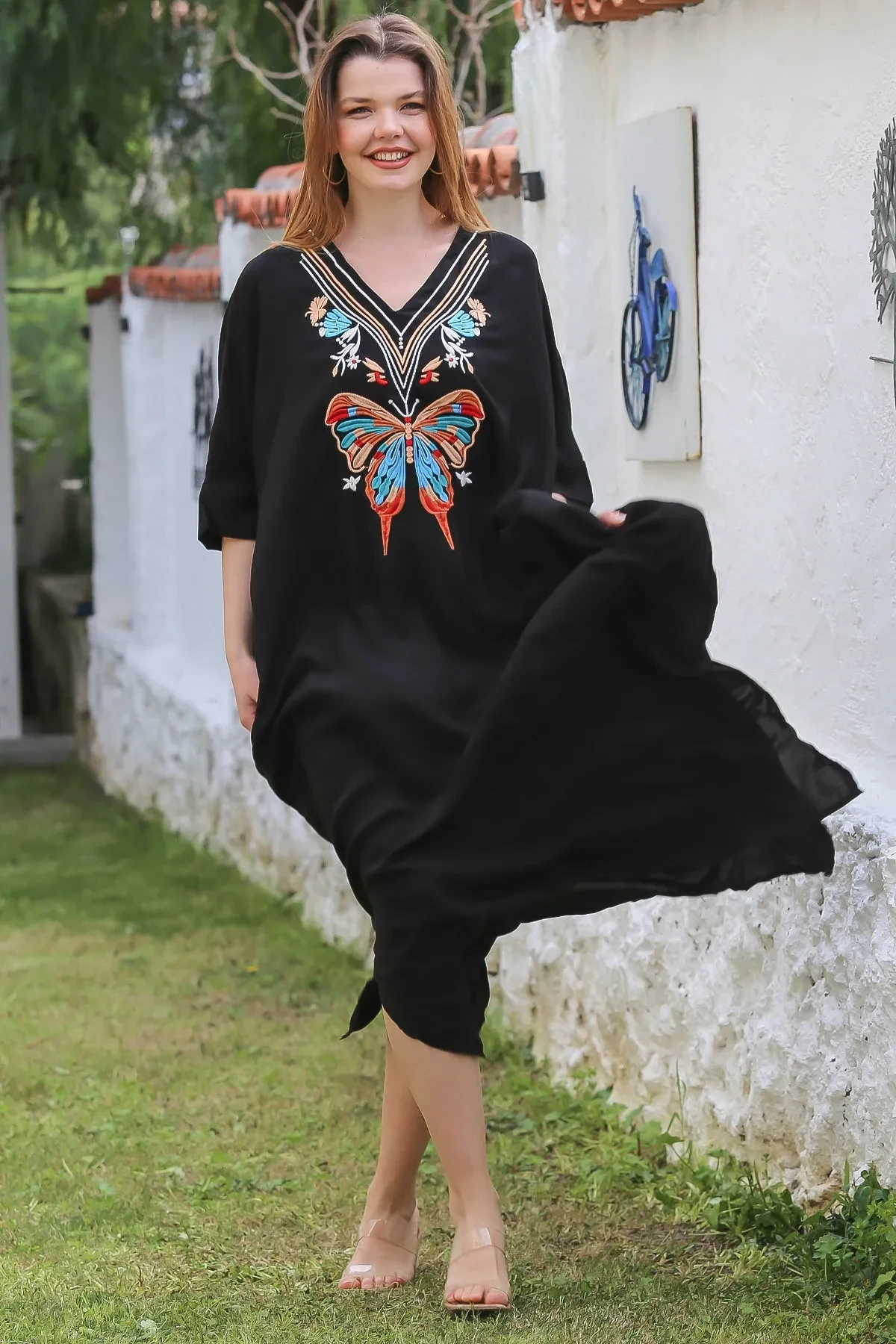 Kadın Siyah V Yaka Yarasa Kol Gizli Cepli Yırtmaçlı Viskon Elbise HZL25S-VM10461