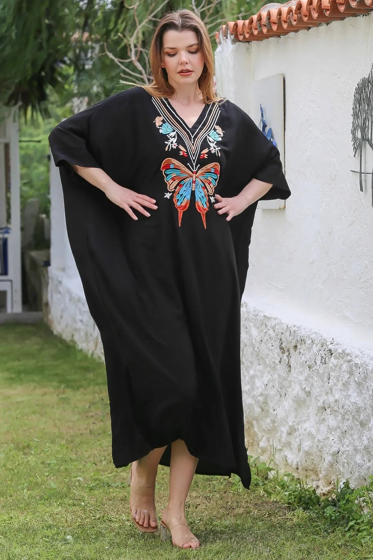 Kadın Siyah V Yaka Yarasa Kol Gizli Cepli Yırtmaçlı Viskon Elbise HZL25S-VM10461