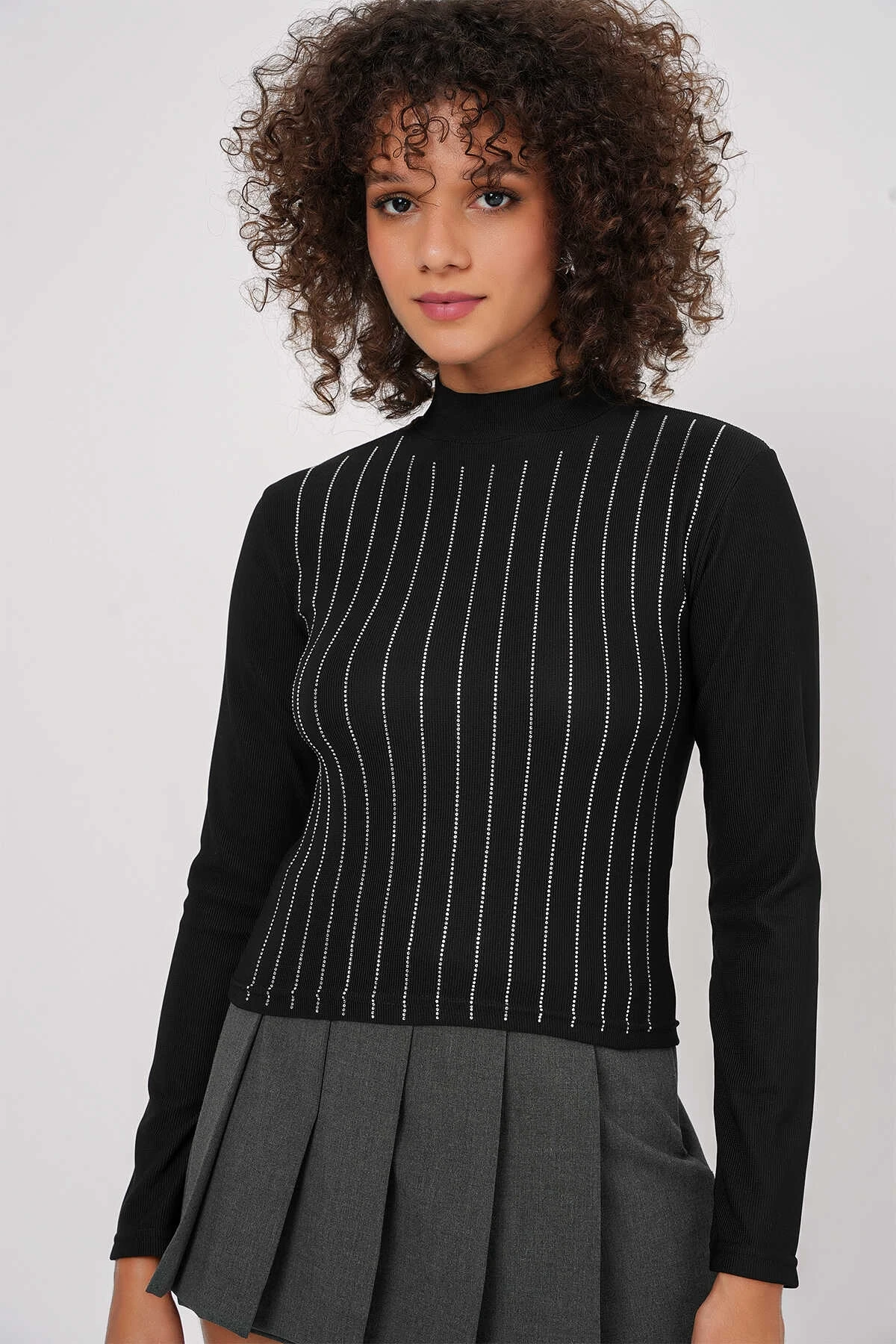 Kadın Siyah Yarım Balıkçı Önü Taşlı Body HZL25W-BD19221