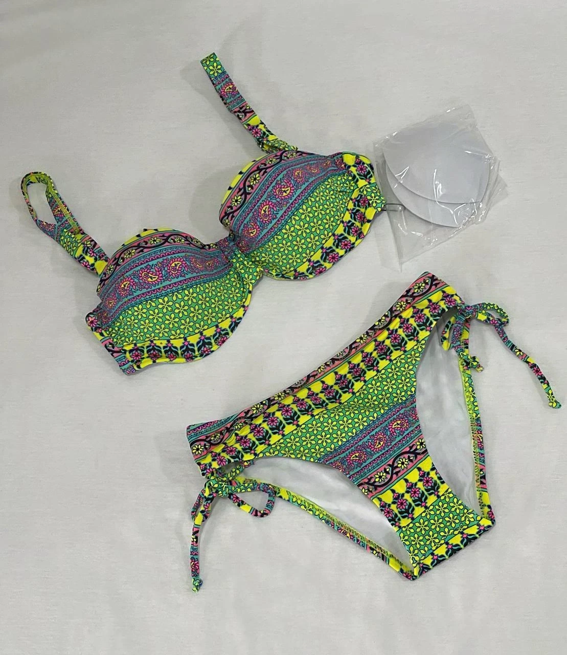 Kadın Yeşil Çok Renkli Etnik Desen Atarlı Bikini Takımı HZL25S-LC8004