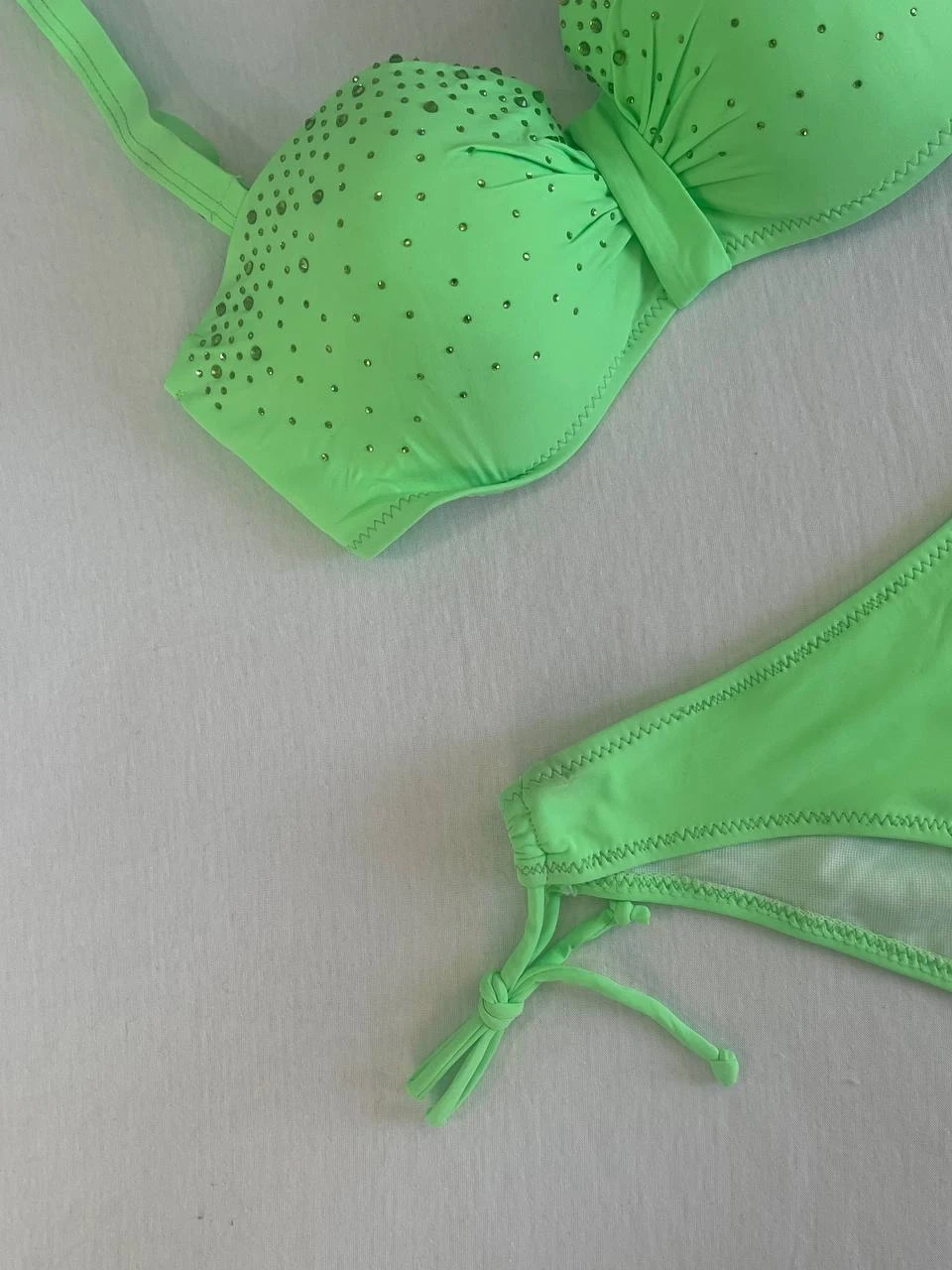 Kadın Yeşil Taş İşlemeli 3 Parça Bikini Takım HZL25S-LC3315