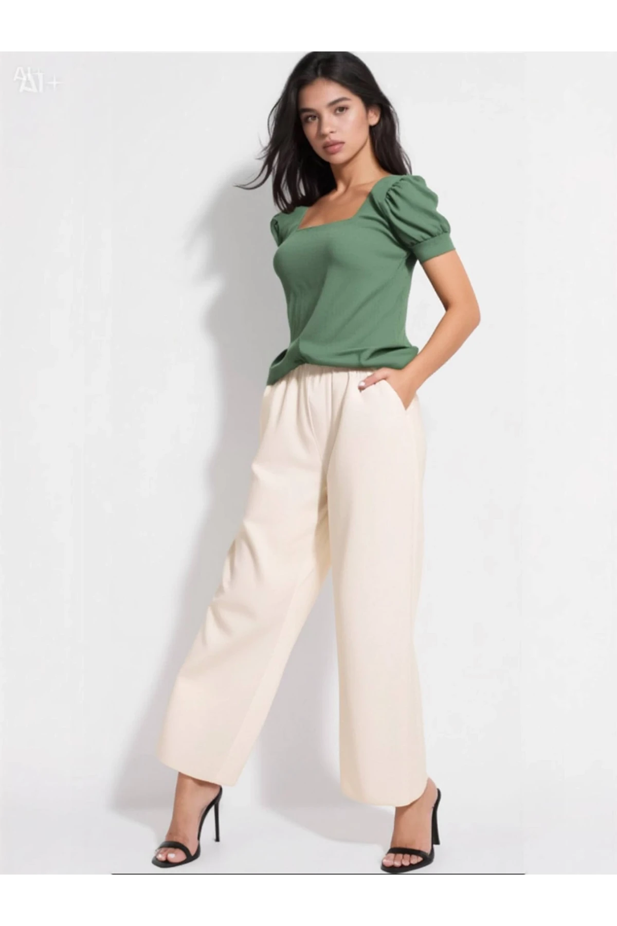 Kadın Zümrüt Yeşil Kare Yaka Örme Bluz HZL22W-BD104091