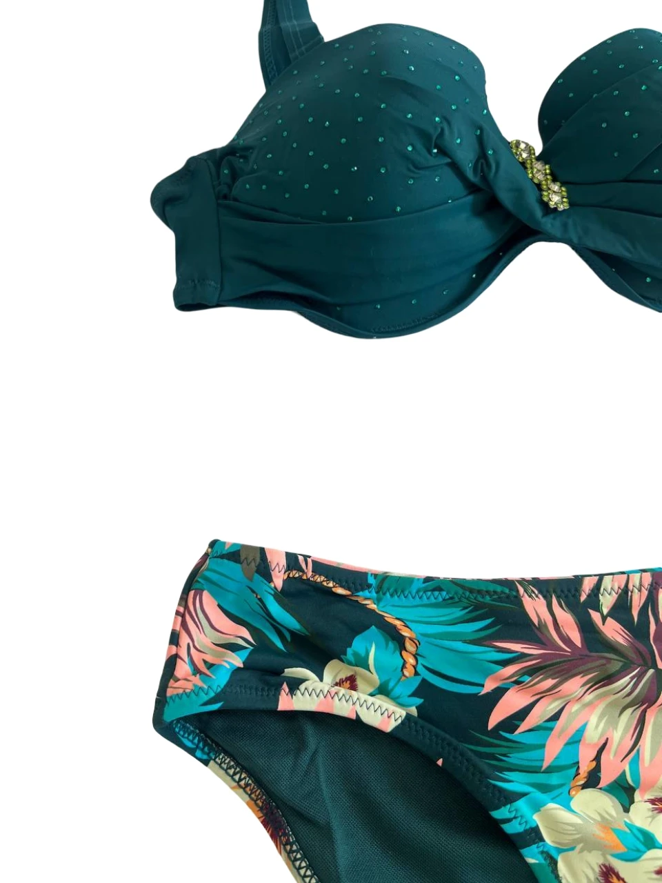 Kadın Zümrüt Yeşil Taş İşlemeli Aksesuar Detaylı Astarlı Bikini Takımı HZL25S-LC4005