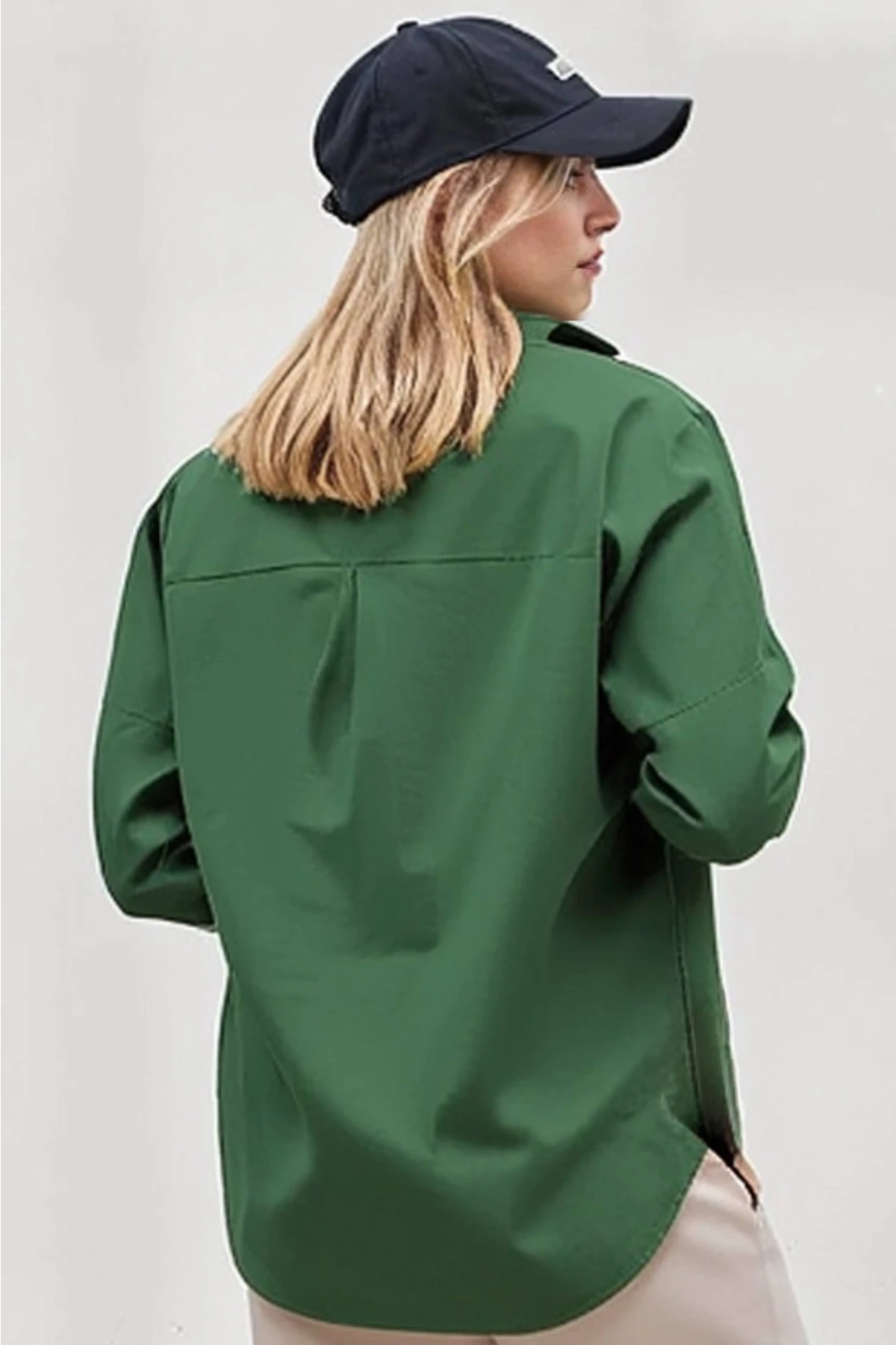Kadın Zümrüt Yeşili Oversize Uzun Basic Gömlek HZL22W-BD139001
