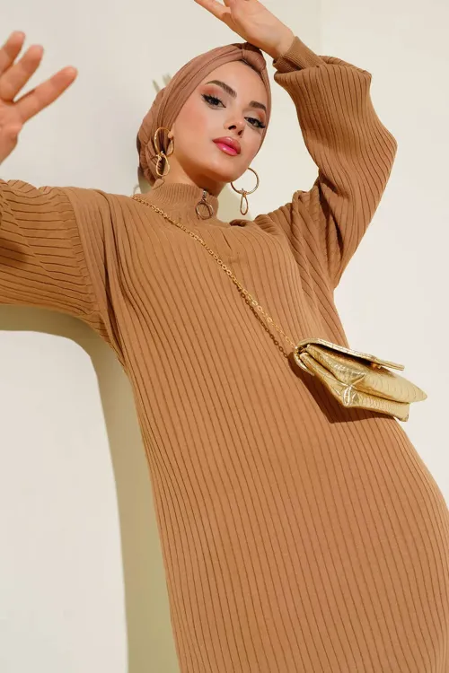 15900 Boydan Tesettür Triko Elbise - Taba