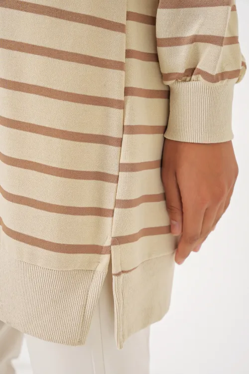 55452 Kadın Bisiklet Yaka Çizgili Tesettür Tunik - Bisküvi