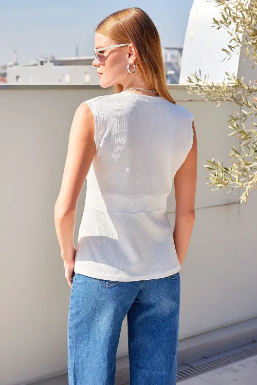 916 Düğme Detaylı Örme Yelek - Beyaz