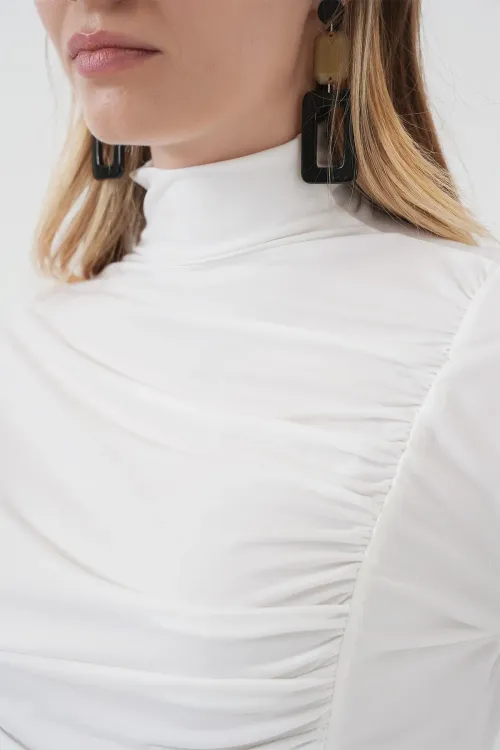 938 Büzgü Detaylı Dik Yaka Sandy Bluz - Beyaz