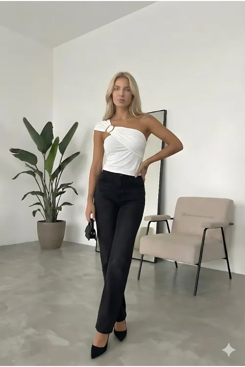 Kadın Beyaz Gold Toka Detay Omuz Drape Detaylı Sandy Bluz HZL26W-FRY123741