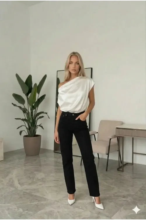 Kadın Beyaz Tek Omuz Asimetrik Kesim Saten Bluz HZL26W-FRY121171