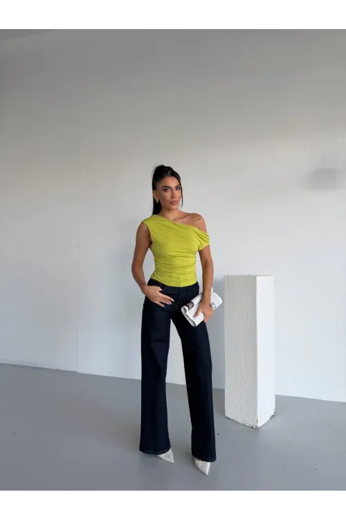 Kadın Fıstık Yeşil Yandan Drapeli Kayık Yaka Sandy Bluz HZL25S-FRY123201