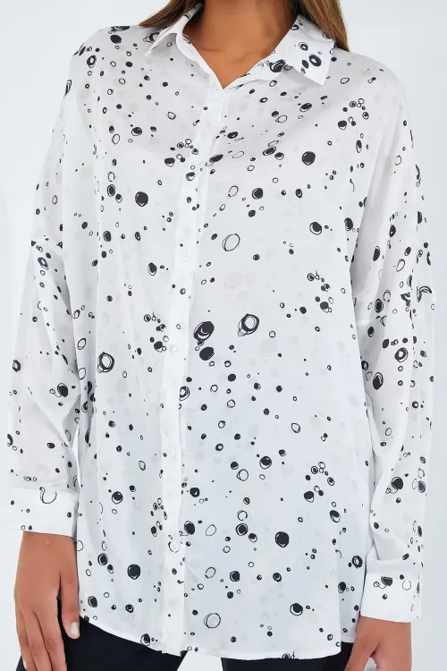 Kadın Siyah Beyaz Desenli Oversize Saten Gömlek 3985