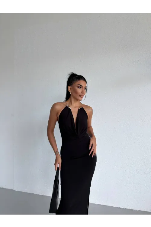 Kadın Siyah Boyundan Aksesuarlı Yandan Yırtmaçlı Midi Boy Sandy Elbise HZL26S-FRY123841