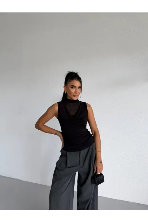Kadın Siyah Tül Detay Degaje Yaka Yanlardan Drapeli Sandy Bluz HZL26S-FRY123791