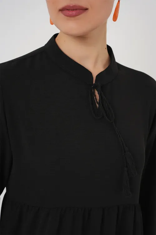 1627 Yaka Bağcıklı Tesettür Elbise - Siyah